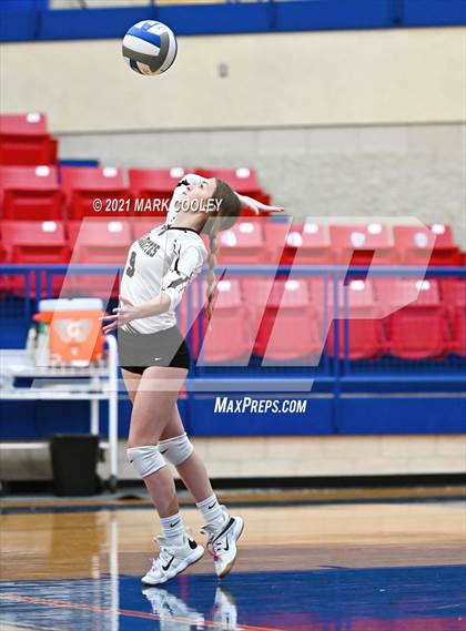 Thumbnail 3 in Fairfield vs. Troy (UIL 3A Bi-District) photogallery.