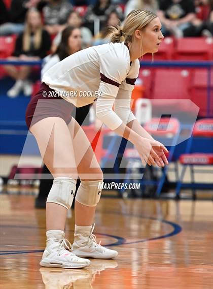 Thumbnail 1 in Fairfield vs. Troy (UIL 3A Bi-District) photogallery.