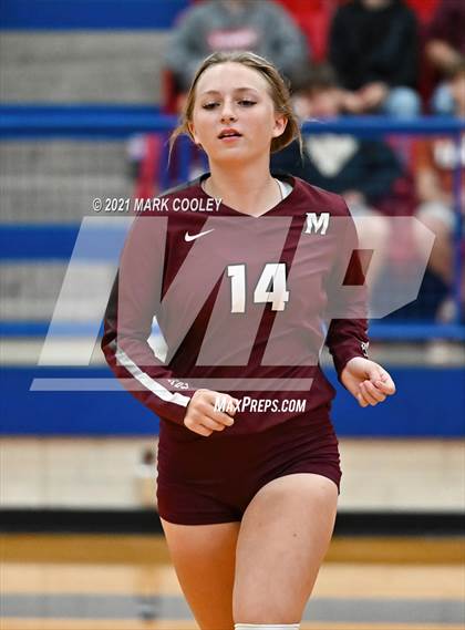 Thumbnail 2 in Fairfield vs. Troy (UIL 3A Bi-District) photogallery.