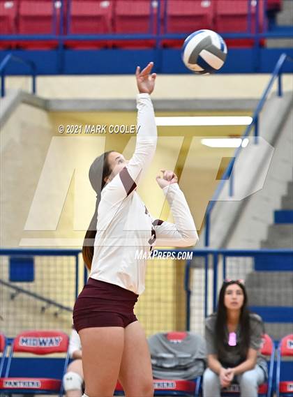Thumbnail 1 in Fairfield vs. Troy (UIL 3A Bi-District) photogallery.