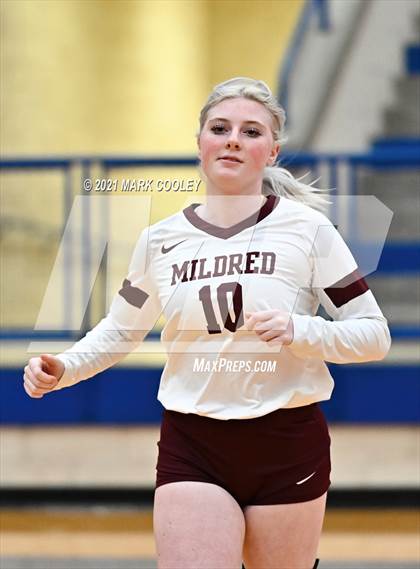 Thumbnail 1 in Fairfield vs. Troy (UIL 3A Bi-District) photogallery.