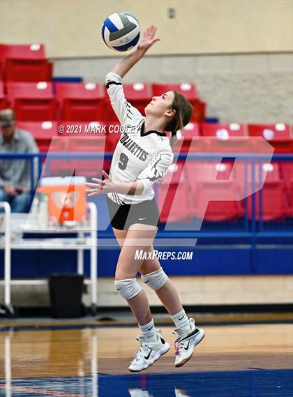 Thumbnail 3 in Fairfield vs. Troy (UIL 3A Bi-District) photogallery.