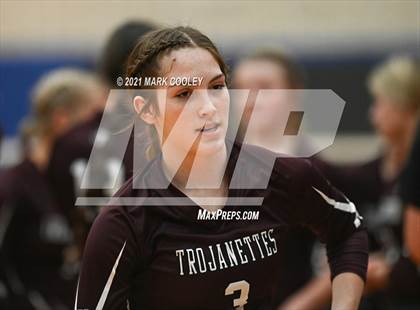 Thumbnail 1 in Fairfield vs. Troy (UIL 3A Bi-District) photogallery.