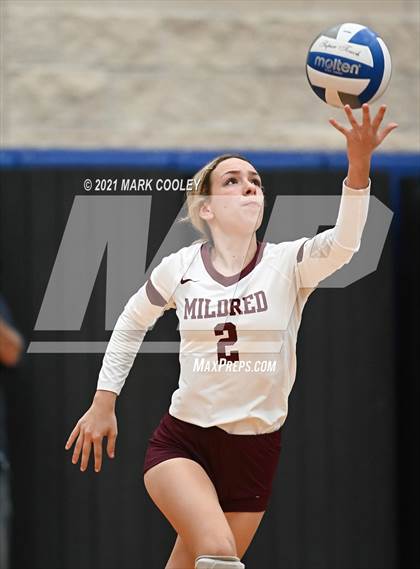 Thumbnail 3 in Fairfield vs. Troy (UIL 3A Bi-District) photogallery.