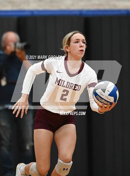 Thumbnail 2 in Fairfield vs. Troy (UIL 3A Bi-District) photogallery.