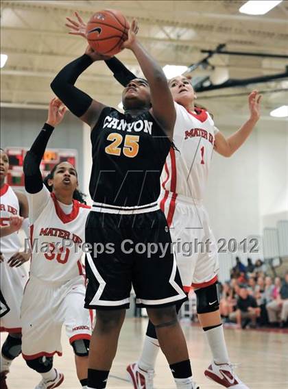 Thumbnail 2 in Canyon vs. Mater Dei (Matson Classic) photogallery.