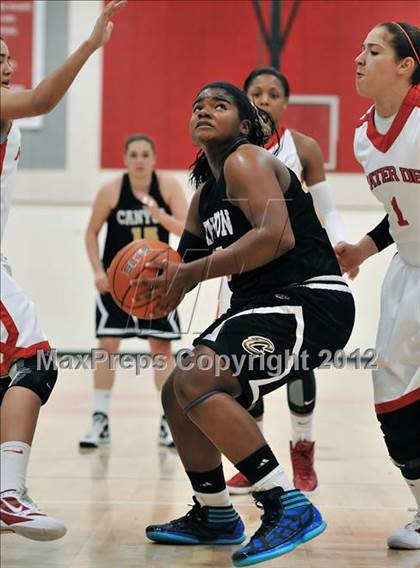 Thumbnail 2 in Canyon vs. Mater Dei (Matson Classic) photogallery.