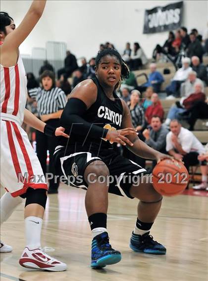 Thumbnail 2 in Canyon vs. Mater Dei (Matson Classic) photogallery.