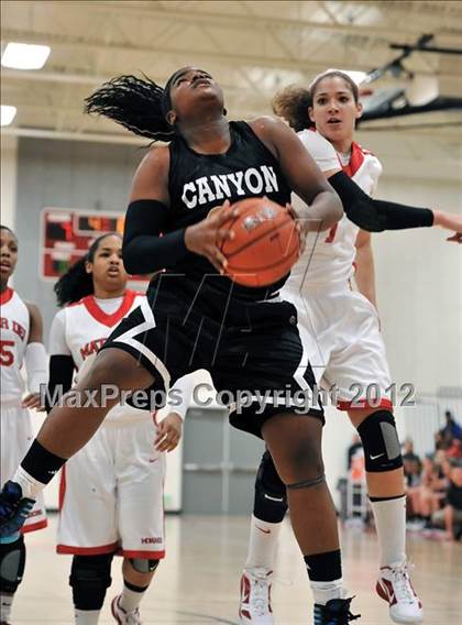 Thumbnail 1 in Canyon vs. Mater Dei (Matson Classic) photogallery.