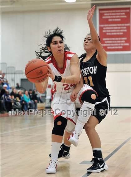 Thumbnail 1 in Canyon vs. Mater Dei (Matson Classic) photogallery.
