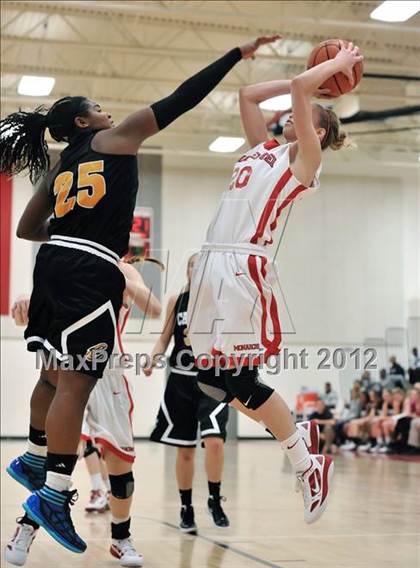 Thumbnail 3 in Canyon vs. Mater Dei (Matson Classic) photogallery.