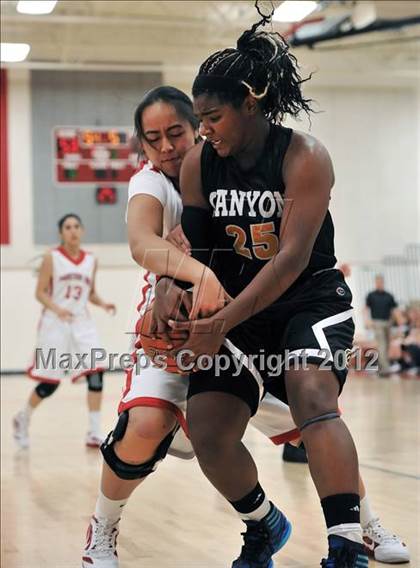 Thumbnail 2 in Canyon vs. Mater Dei (Matson Classic) photogallery.