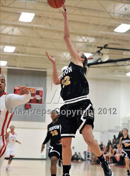 Thumbnail 2 in Canyon vs. Mater Dei (Matson Classic) photogallery.