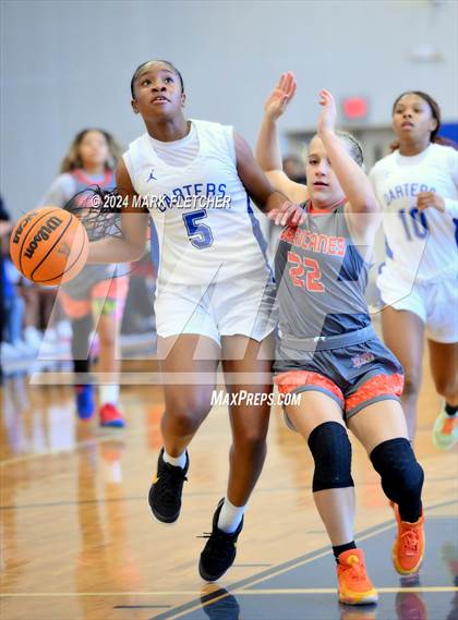 Thumbnail 1 in Apopka vs Mount Dora (14th Annual Earl Graham Metro vs Florida Challenge) photogallery.