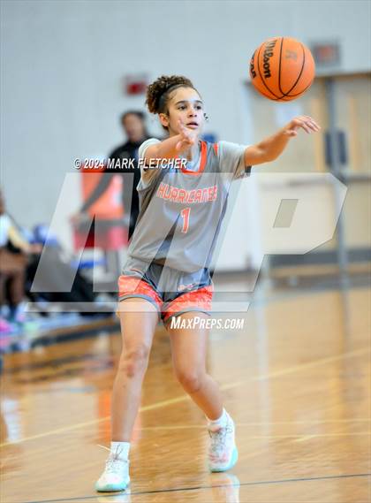Thumbnail 2 in Apopka vs Mount Dora (14th Annual Earl Graham Metro vs Florida Challenge) photogallery.