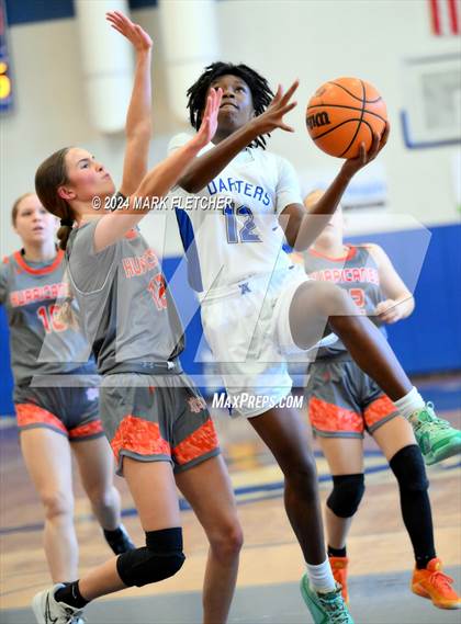 Thumbnail 2 in Apopka vs Mount Dora (14th Annual Earl Graham Metro vs Florida Challenge) photogallery.