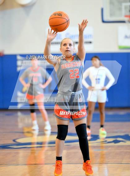 Thumbnail 1 in Apopka vs Mount Dora (14th Annual Earl Graham Metro vs Florida Challenge) photogallery.
