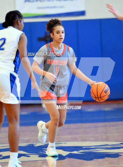 Thumbnail 3 in Apopka vs Mount Dora (14th Annual Earl Graham Metro vs Florida Challenge) photogallery.