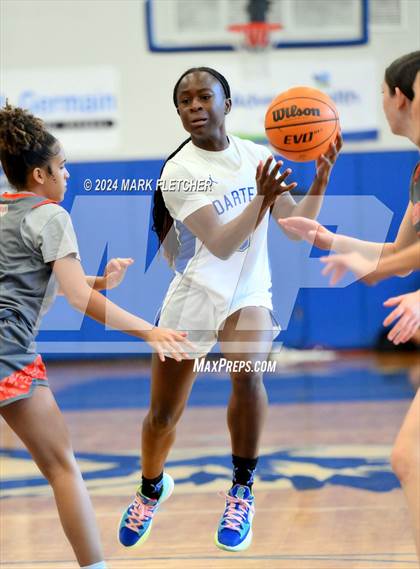 Thumbnail 2 in Apopka vs Mount Dora (14th Annual Earl Graham Metro vs Florida Challenge) photogallery.