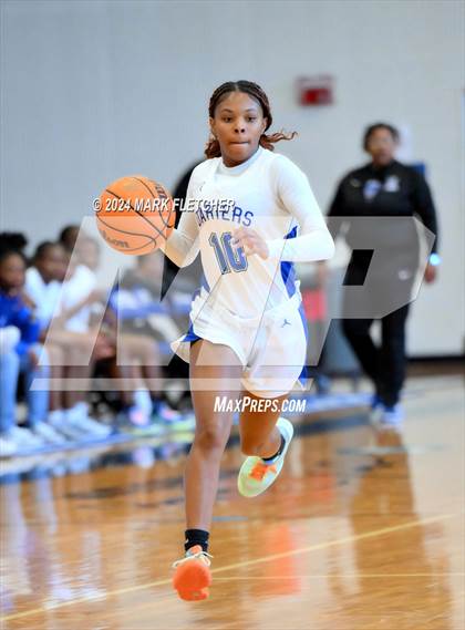 Thumbnail 2 in Apopka vs Mount Dora (14th Annual Earl Graham Metro vs Florida Challenge) photogallery.