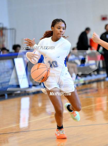 Thumbnail 1 in Apopka vs Mount Dora (14th Annual Earl Graham Metro vs Florida Challenge) photogallery.