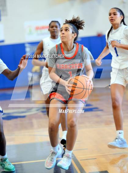 Thumbnail 1 in Apopka vs Mount Dora (14th Annual Earl Graham Metro vs Florida Challenge) photogallery.