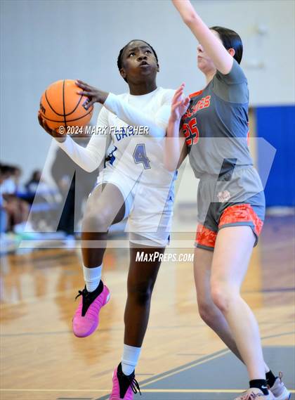 Thumbnail 3 in Apopka vs Mount Dora (14th Annual Earl Graham Metro vs Florida Challenge) photogallery.