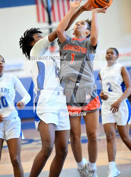 Thumbnail 3 in Apopka vs Mount Dora (14th Annual Earl Graham Metro vs Florida Challenge) photogallery.