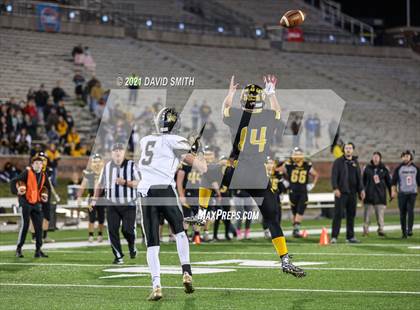 Thumbnail 2 in Worth County/Northeast Nodaway vs. Drexel/Miami - MSHSAA Show-Me Bowl photogallery.
