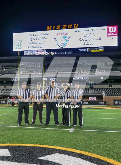 Thumbnail 1 in Worth County/Northeast Nodaway vs. Drexel/Miami - MSHSAA Show-Me Bowl photogallery.