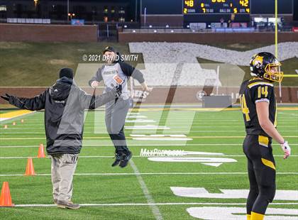 Thumbnail 2 in Worth County/Northeast Nodaway vs. Drexel/Miami - MSHSAA Show-Me Bowl photogallery.