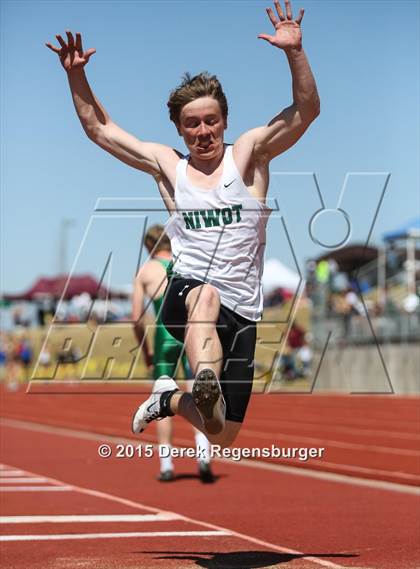 Thumbnail 3 in Mountain Range Mustang Invitational photogallery.