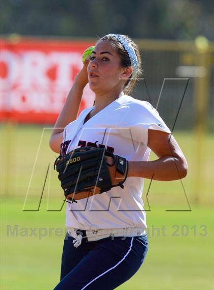 Thumbnail 3 in Horizon vs. Santa Fe Christian (CIF SDS D5 Final) photogallery.