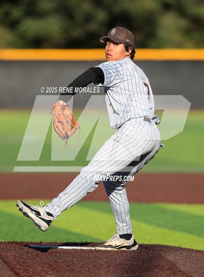 Thumbnail 1 in Chaminade vs St Francis photogallery.
