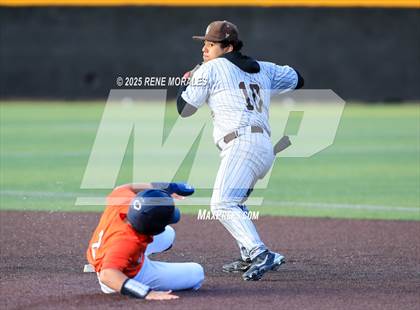 Thumbnail 3 in Chaminade vs St Francis photogallery.