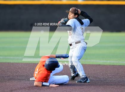 Thumbnail 1 in Chaminade vs St Francis photogallery.