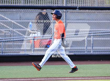 Thumbnail 3 in Chaminade vs St Francis photogallery.