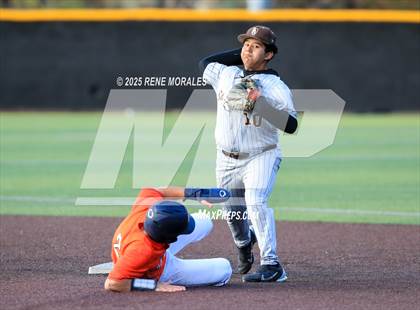 Thumbnail 2 in Chaminade vs St Francis photogallery.