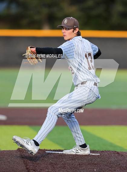 Thumbnail 3 in Chaminade vs St Francis photogallery.