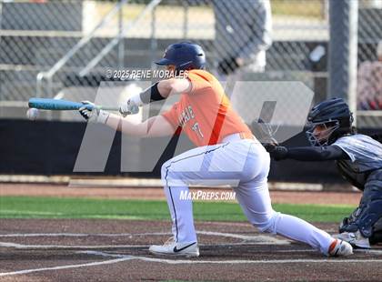 Thumbnail 2 in Chaminade vs St Francis photogallery.