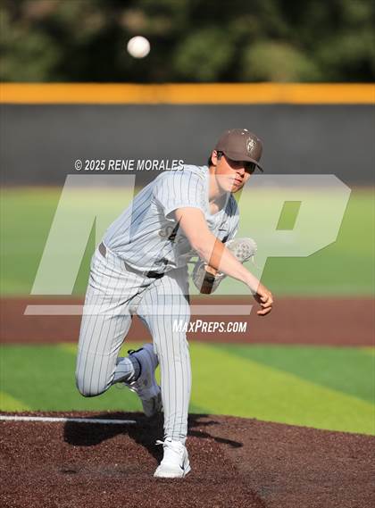 Thumbnail 1 in Chaminade vs St Francis photogallery.