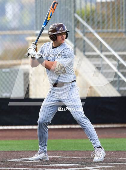 Thumbnail 2 in Chaminade vs St Francis photogallery.