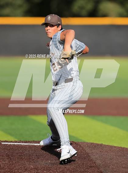 Thumbnail 1 in Chaminade vs St Francis photogallery.