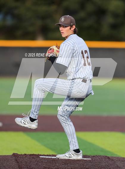 Thumbnail 2 in Chaminade vs St Francis photogallery.