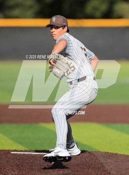 Thumbnail 3 in Chaminade vs St Francis photogallery.