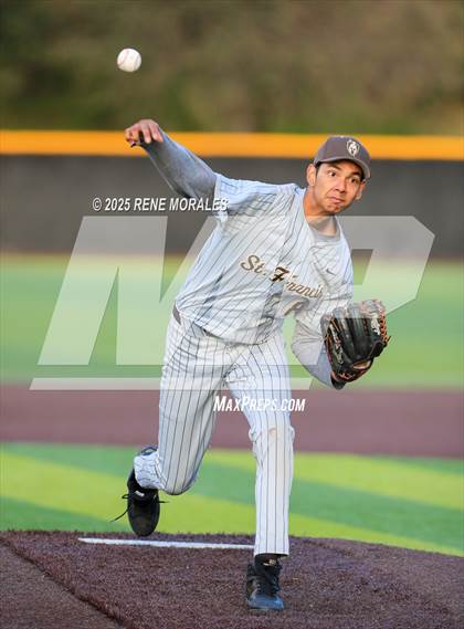 Thumbnail 3 in Chaminade vs St Francis photogallery.