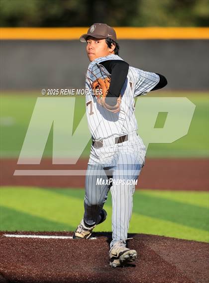 Thumbnail 1 in Chaminade vs St Francis photogallery.