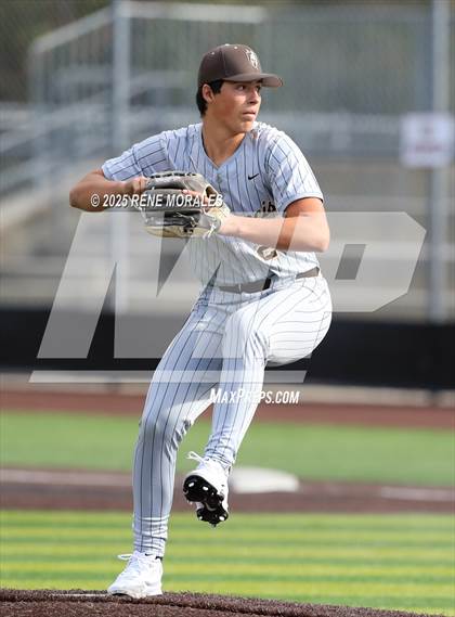 Thumbnail 2 in Chaminade vs St Francis photogallery.