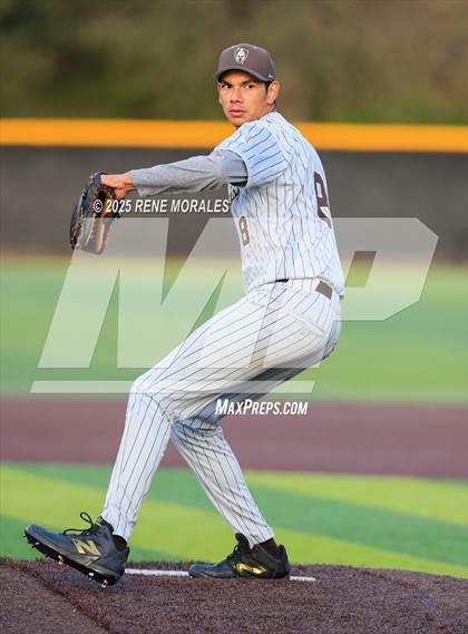 Thumbnail 3 in Chaminade vs St Francis photogallery.