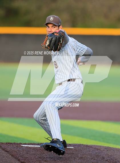 Thumbnail 3 in Chaminade vs St Francis photogallery.